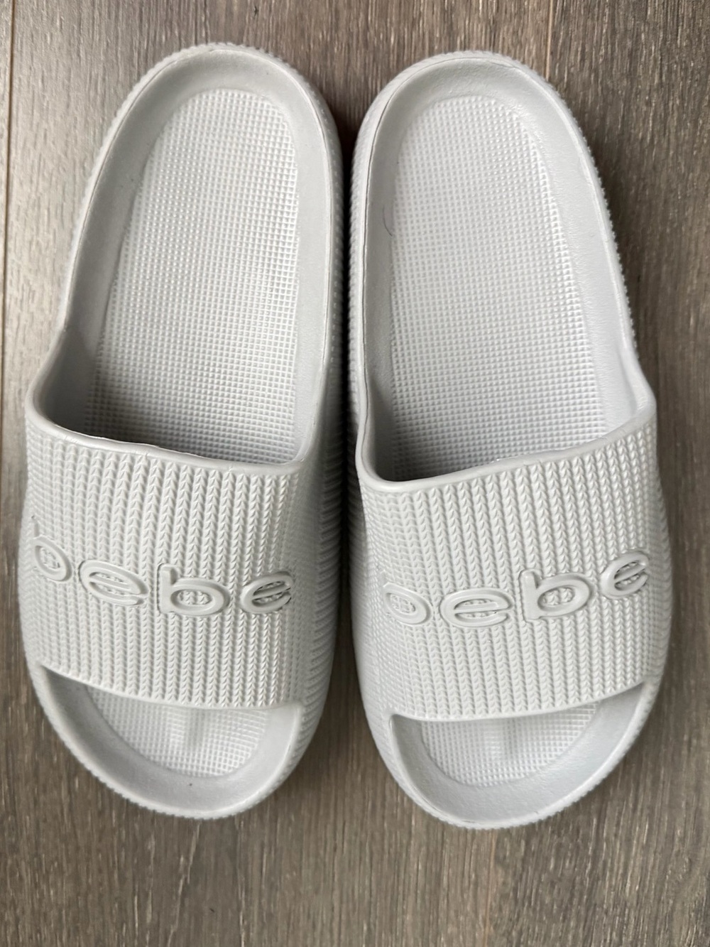 Bebe White Cloud Slide Sandals Textured Logo Women’s 7 Comfort Pool Shower Beach - Picture 4 of 7